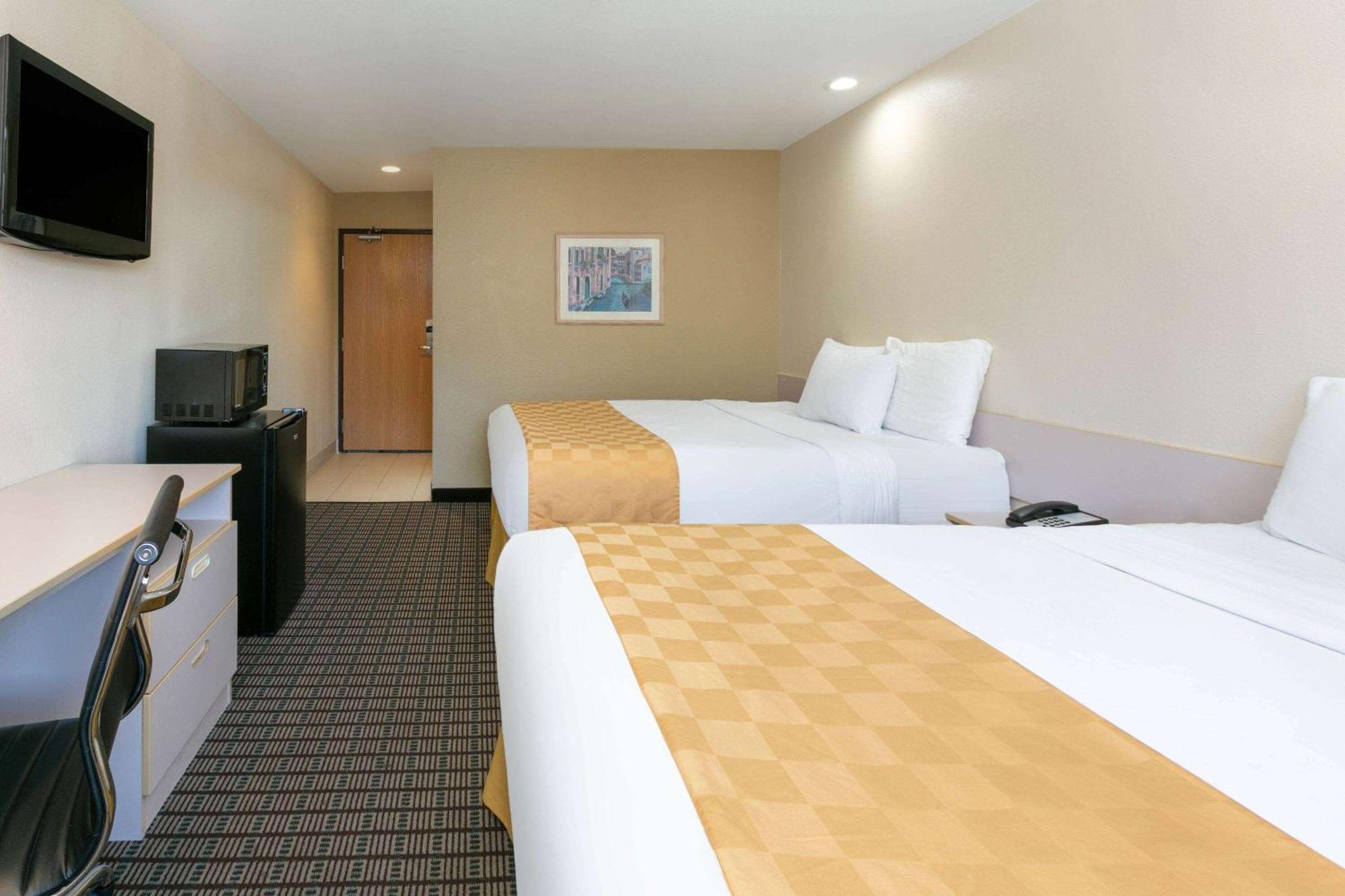 Travelodge By Wyndham Arlington/Dallas Area Eksteriør billede