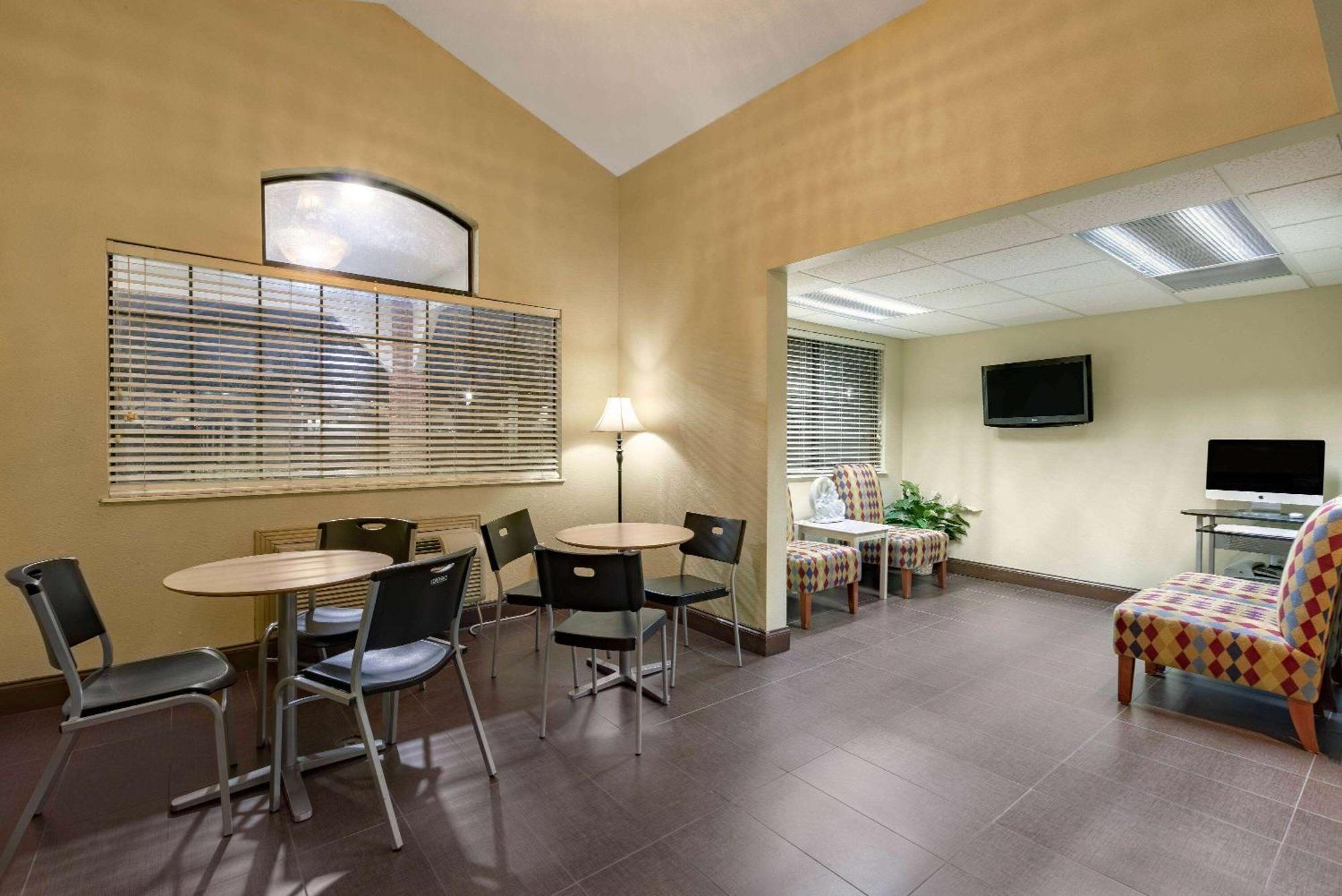 Travelodge By Wyndham Arlington/Dallas Area Eksteriør billede