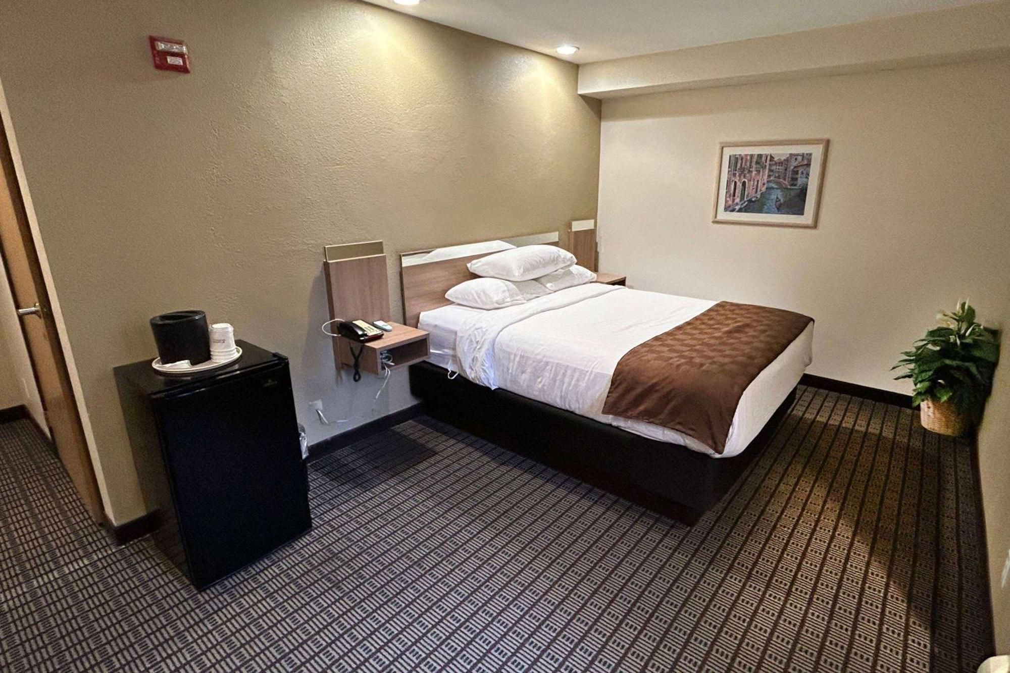 Travelodge By Wyndham Arlington/Dallas Area Eksteriør billede