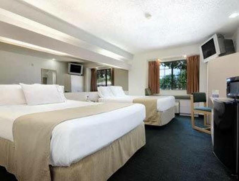 Travelodge By Wyndham Arlington/Dallas Area Eksteriør billede