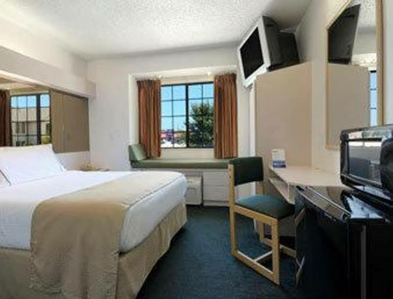 Travelodge By Wyndham Arlington/Dallas Area Eksteriør billede