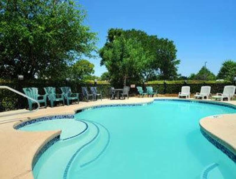 Travelodge By Wyndham Arlington/Dallas Area Eksteriør billede